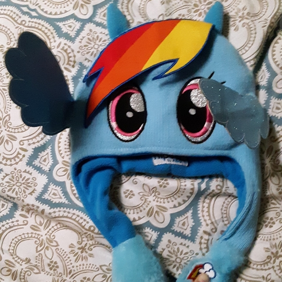 Rainbow Dash hat - Picture 2 of 2